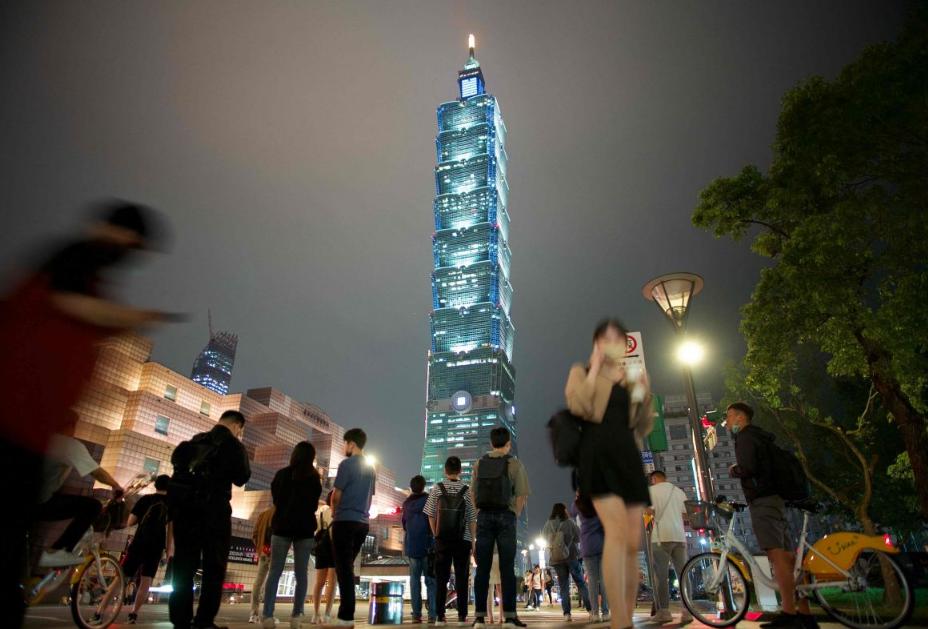 双城故事暖两岸！上海台北故事展开幕，119幅作品绘就共同记忆
 
11月26日，