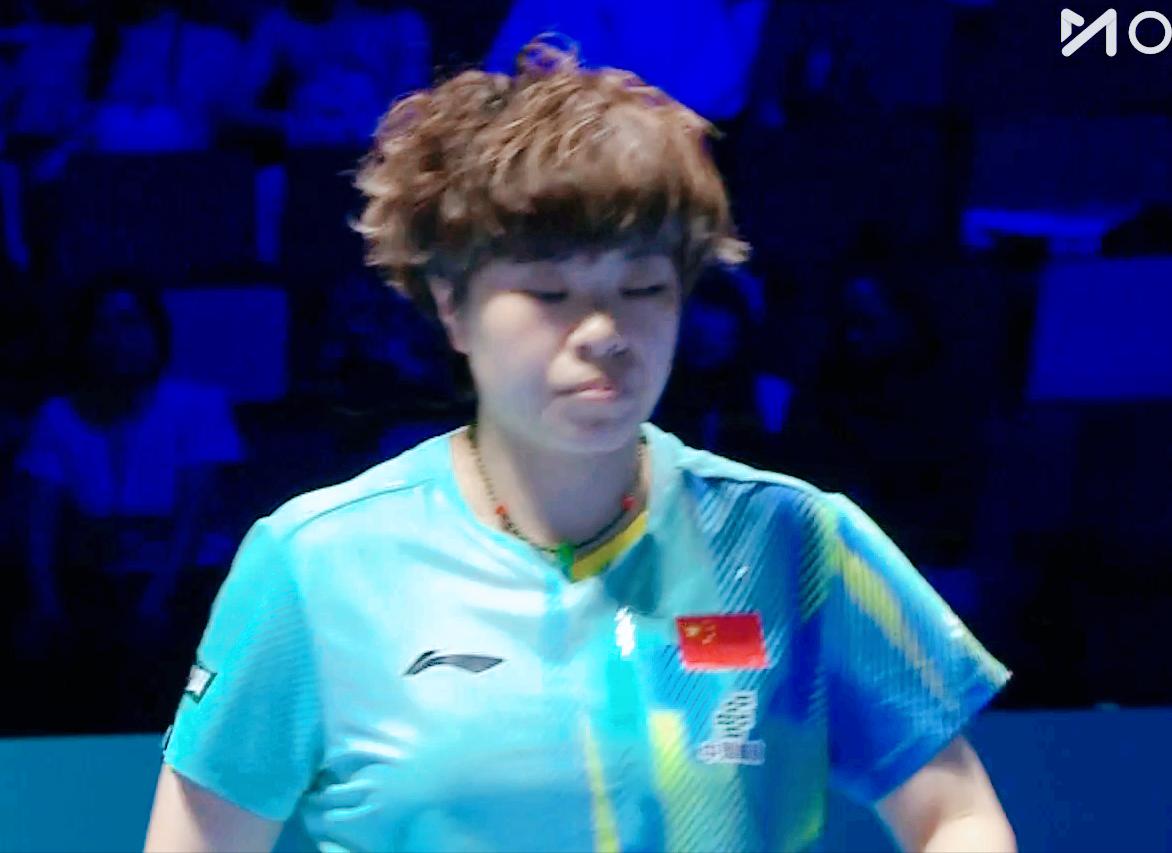 发现了吗？自从大迪烫头后，打球一直不顺，

前天还因为头部遮挡被罚分，
好在挑战