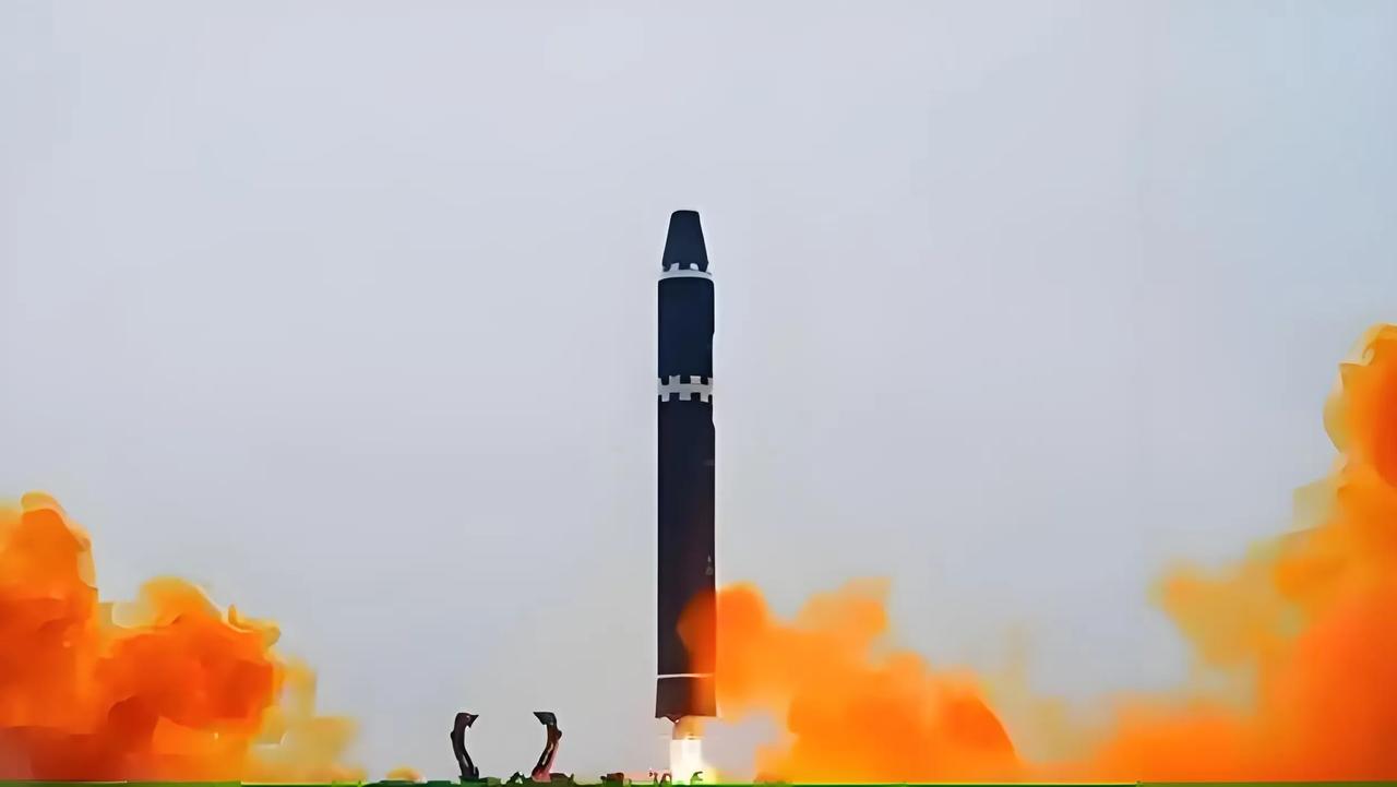 布林肯到访韩国，被朝鲜吓懵了。

当地时间1月6日，美国国务卿布林肯到访韩国，对