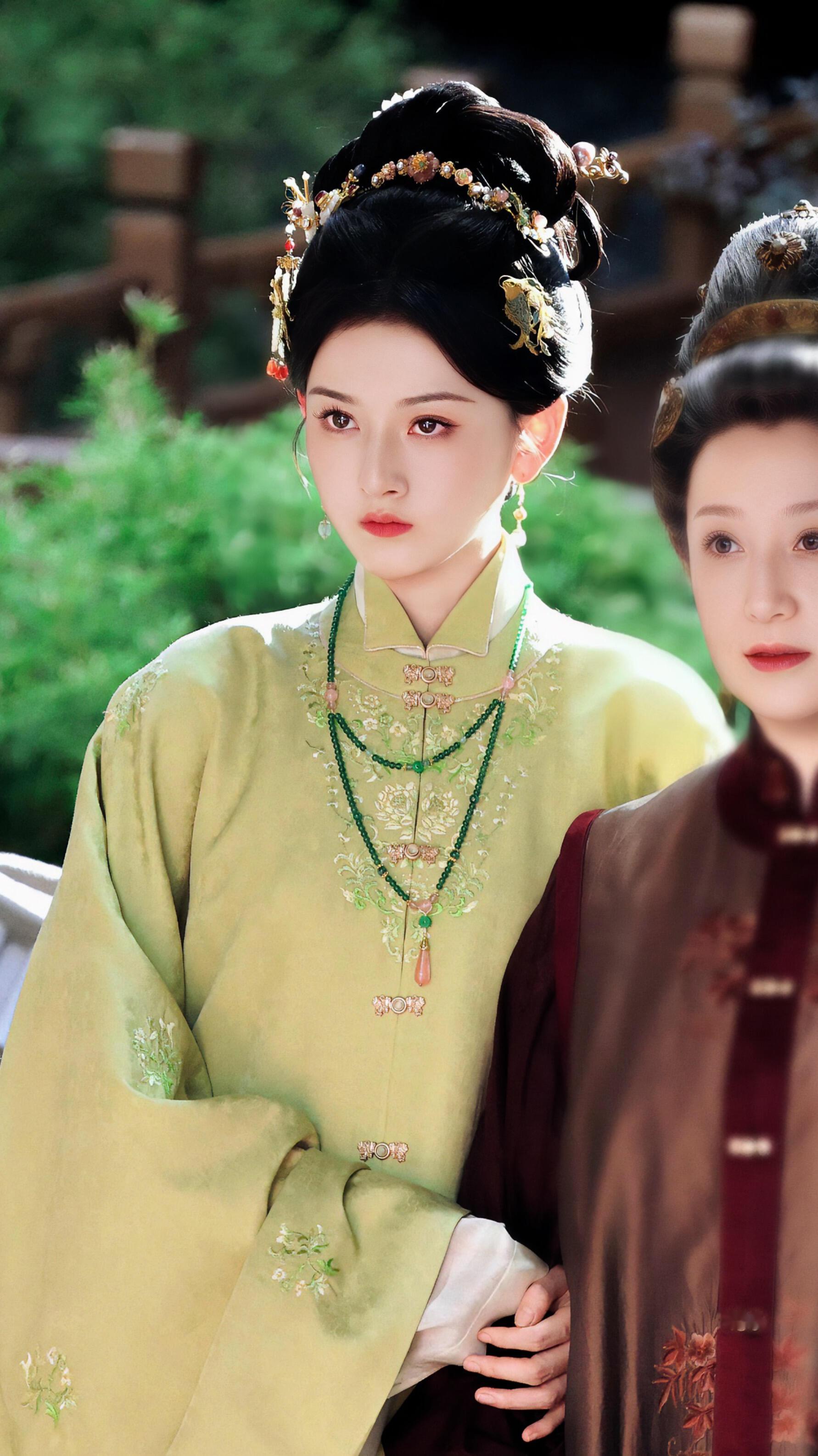 “表妹，这眼神‼️” 饰演 甄嘉芙「表妹万福」[可怜] 这个眼神！太爱啦～服饰妆