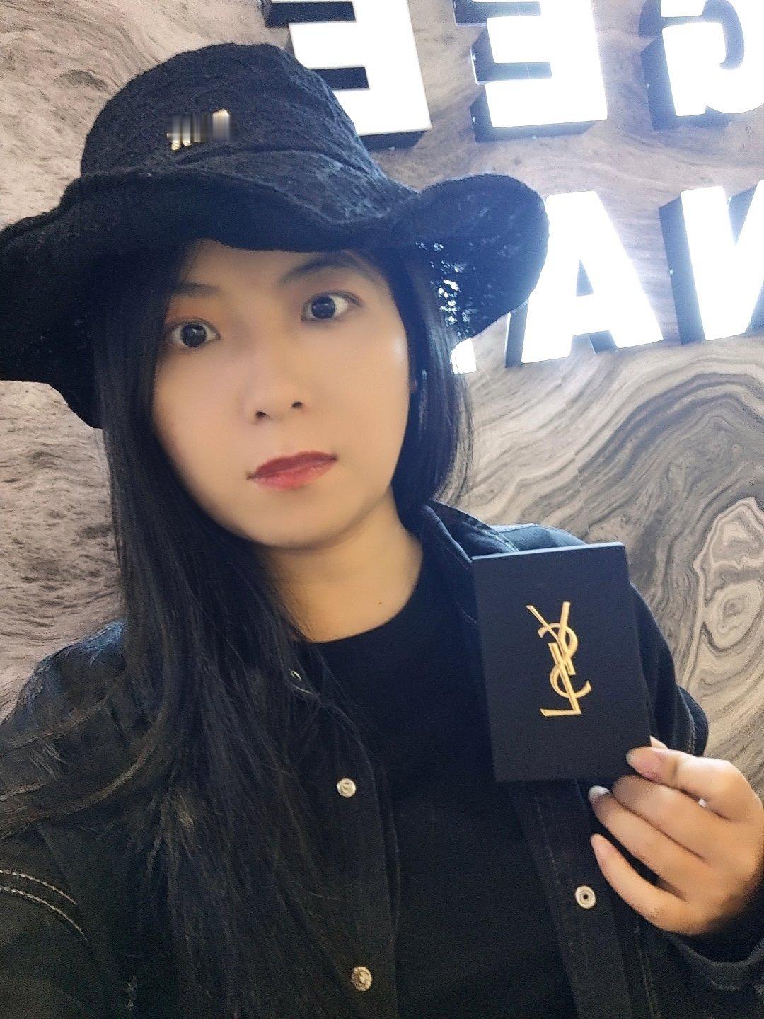 YSL柳智研•颜值对比梗：别人上镜要推十层阴影，鹅蛋脸明星直接省出三瓶防晒钱，全