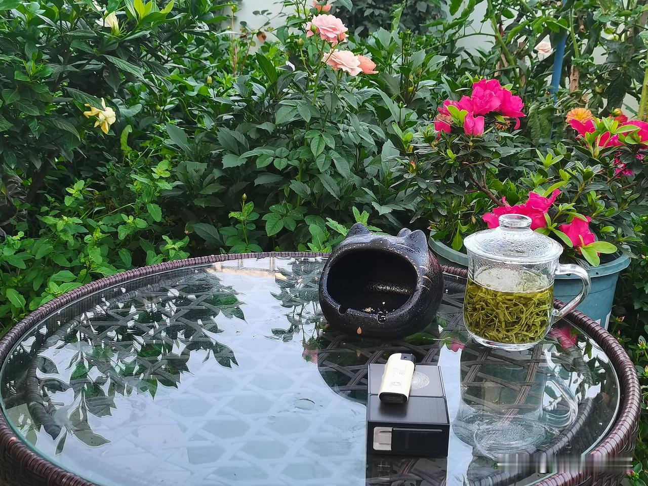 学海沉浮数十载，
唯你付予我真爱！