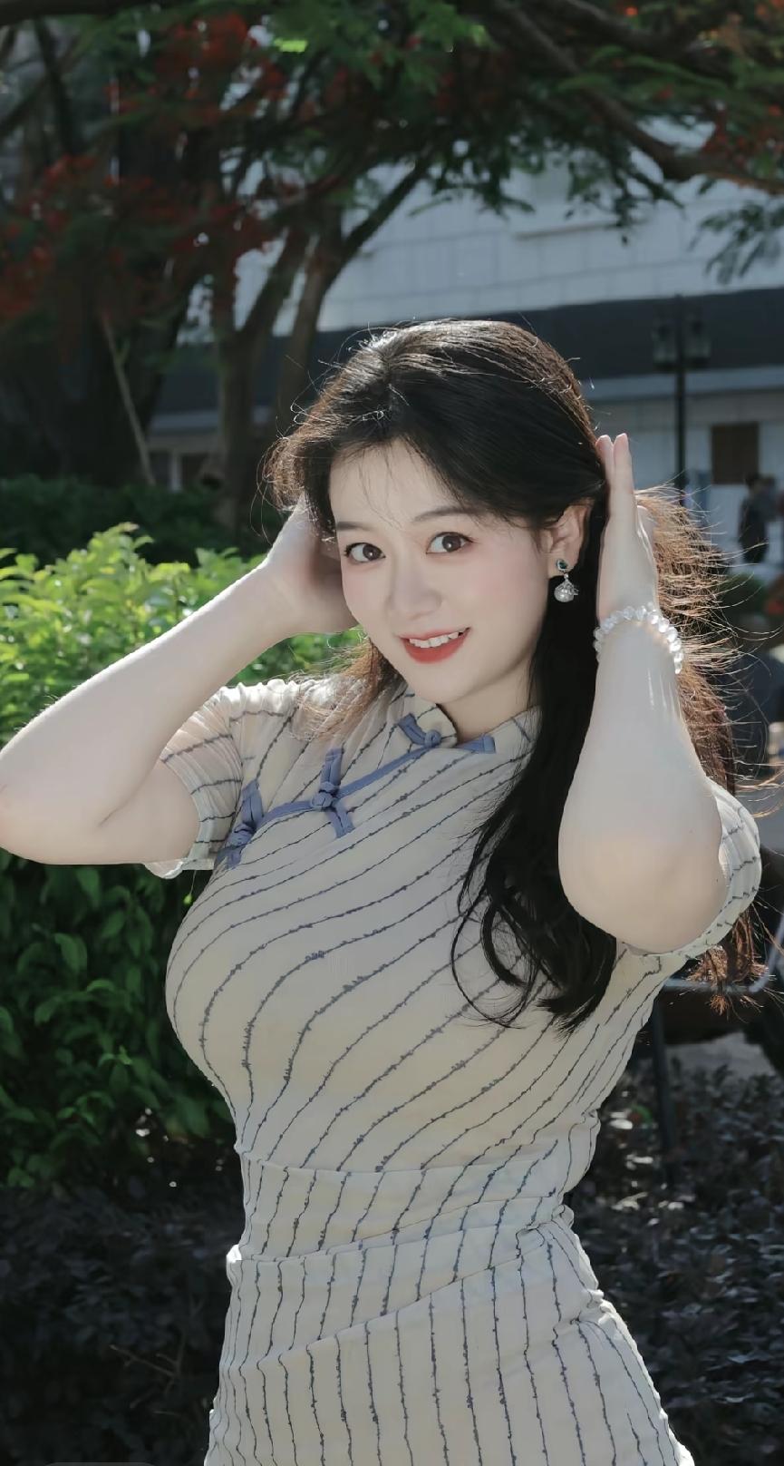 安能以皓皓之白，而蒙世俗之尘埃乎？