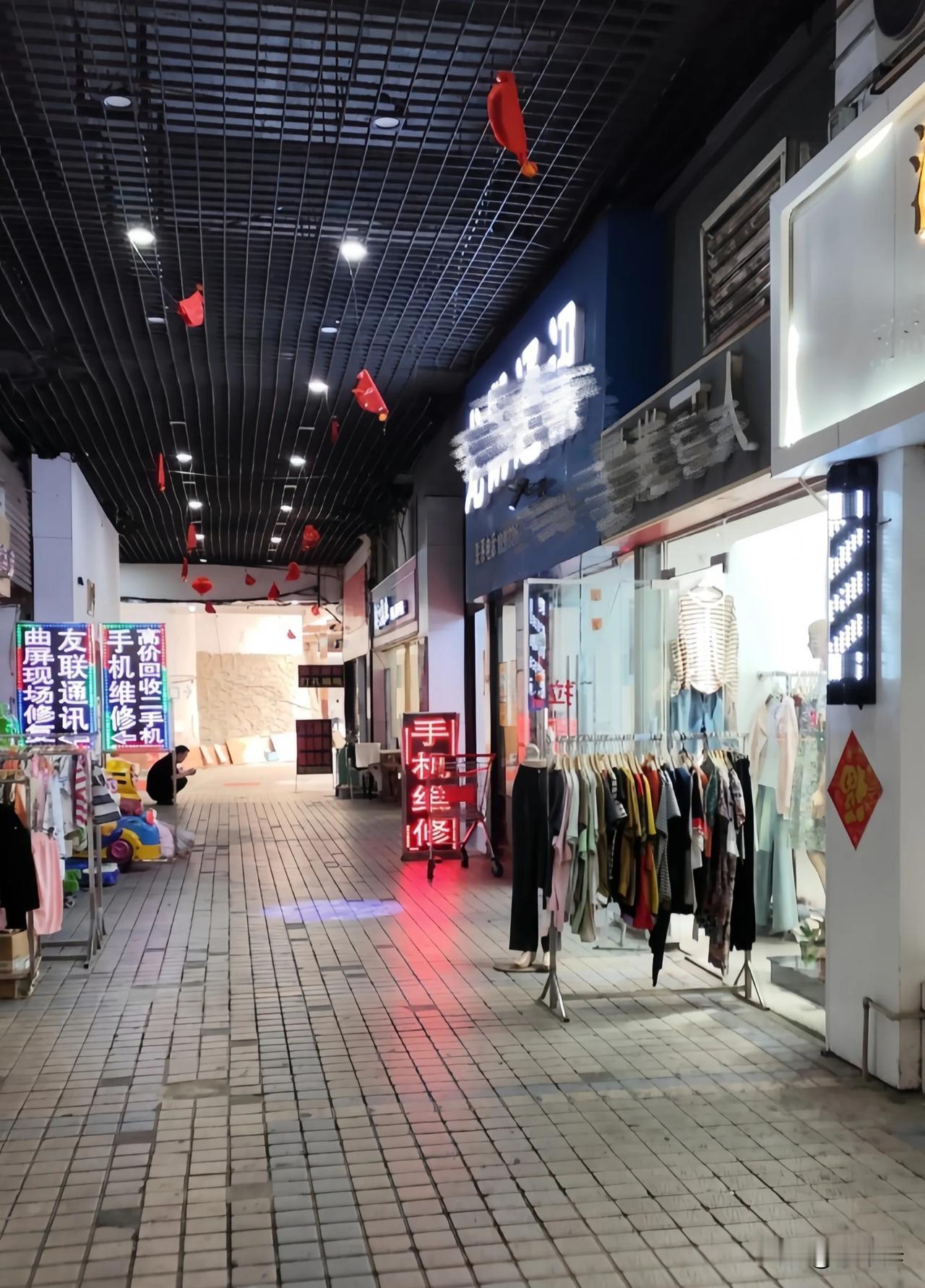 还有人说，是电商抢了实体店的饭碗，这种思维仍停留在10年前。

电商遍布全世界，