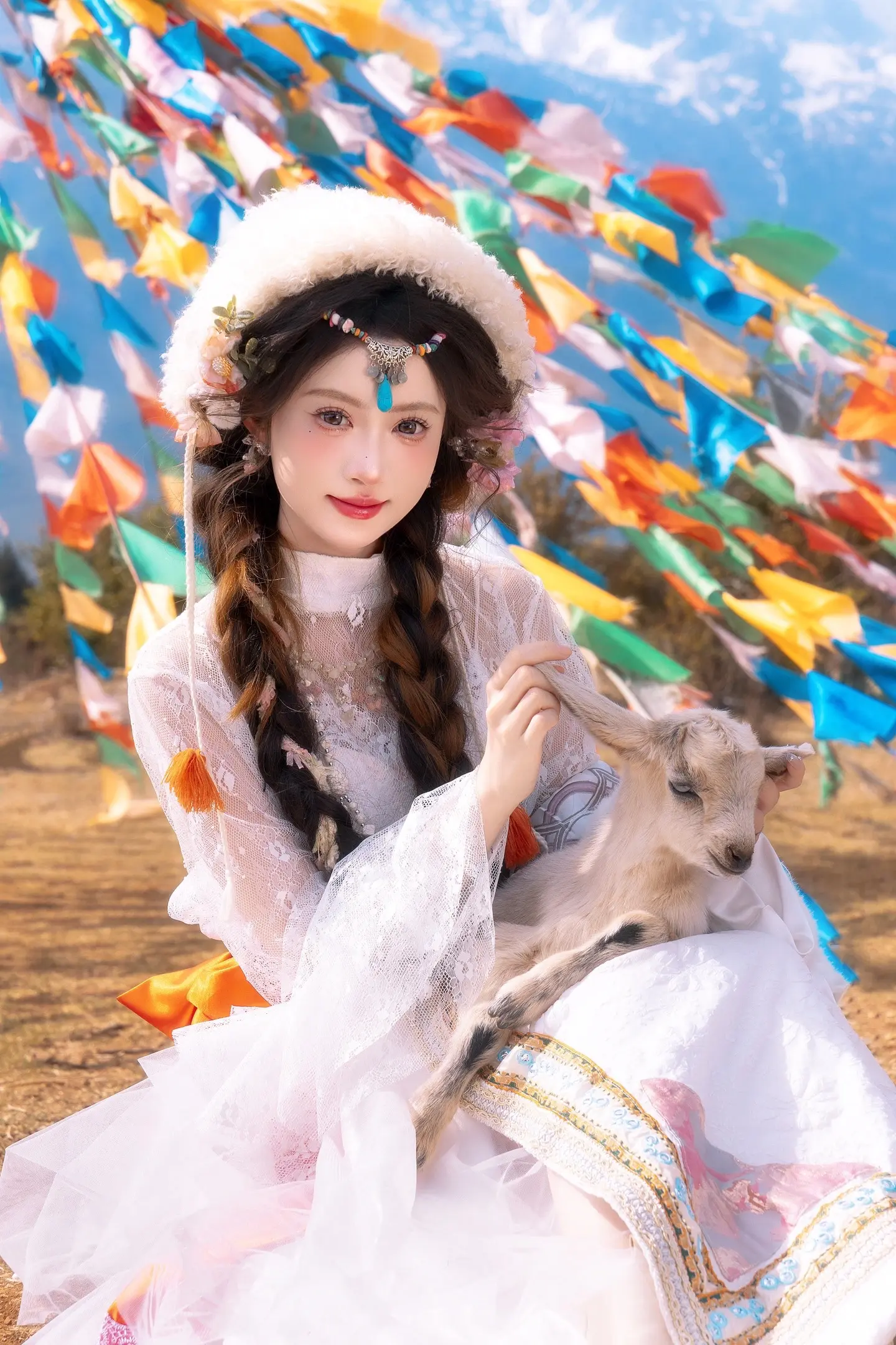 玉龙雪山下羊群环绕🐑我的生命就应该浪费在这种地方 我也来丽江拍藏服抱小羊写真啦