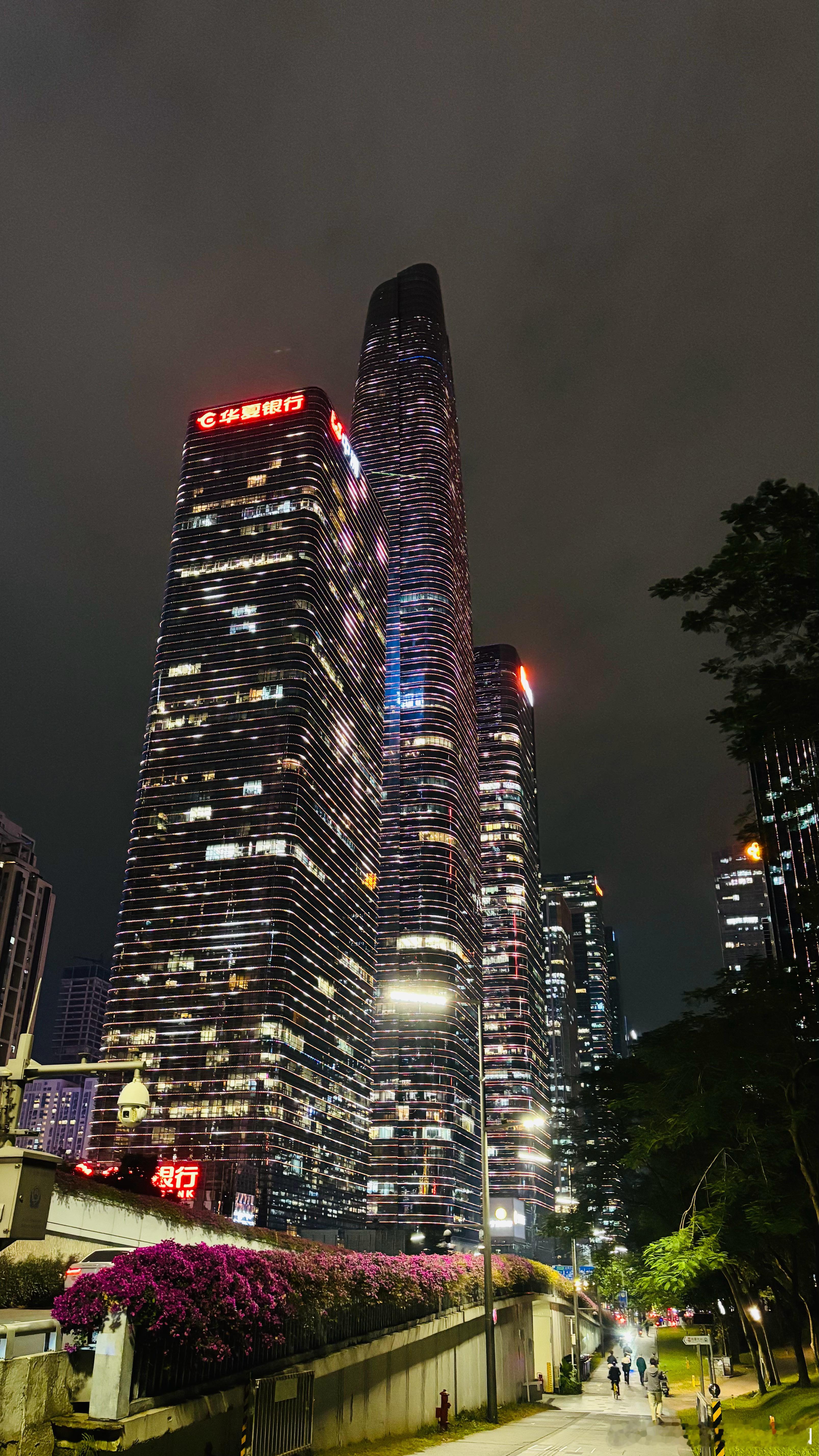 题为《中国房地产：又一个两年的下行周期？》（China Property: An