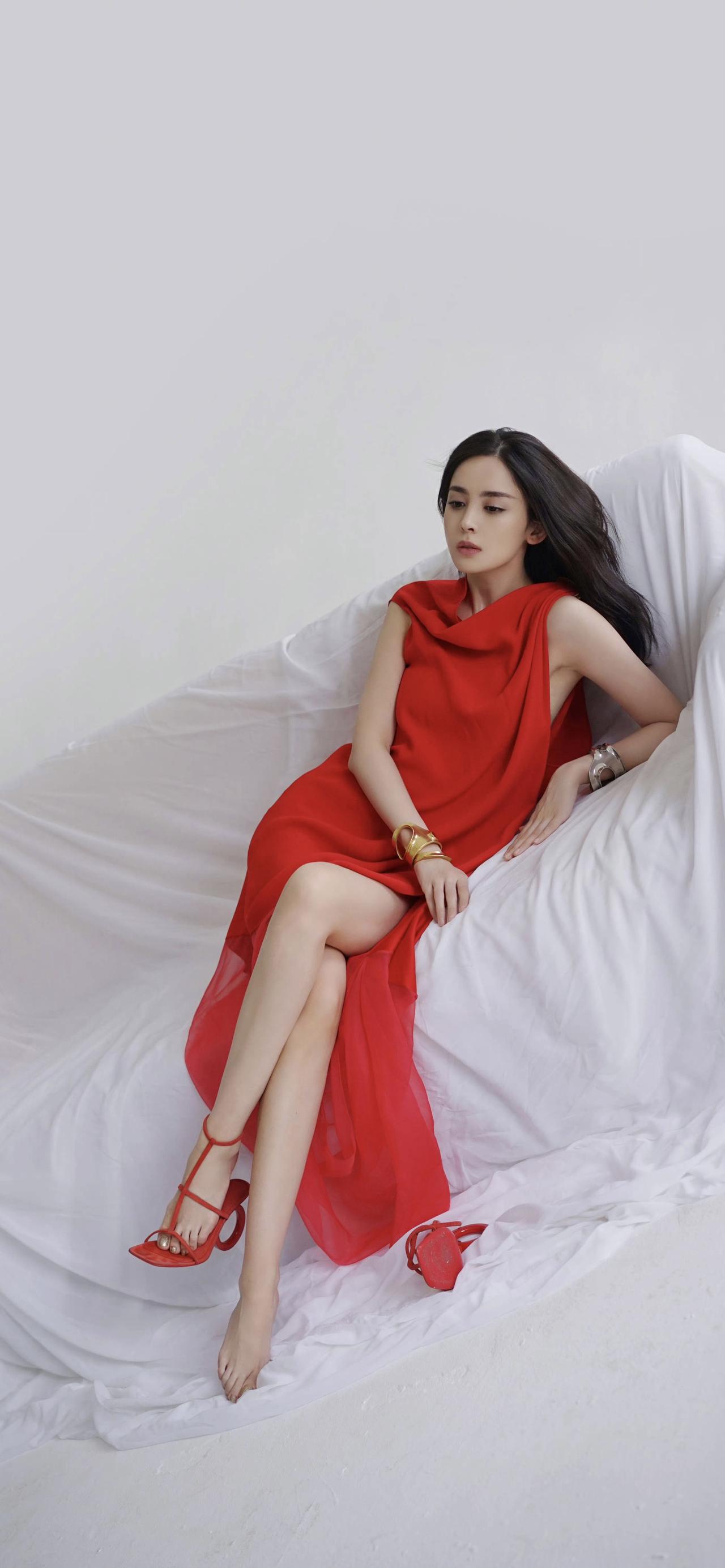 美女壁纸-第5710期-古力娜扎