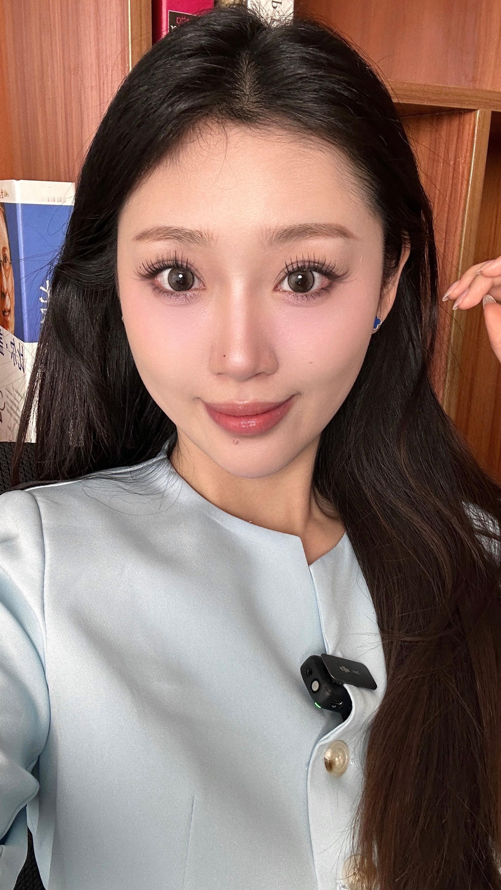 又是能量满满的一天！ 先给自己打个气，今天也要加油鸭！💪元气女孩已上线，工作，