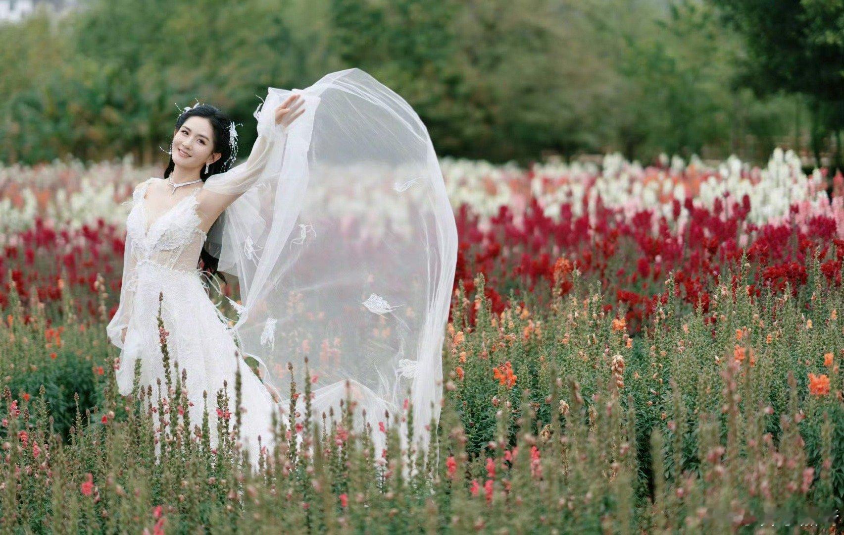 李嘉琦发文为谢娜庆生李嘉琦祝谢娜继续快乐加倍 ​​​