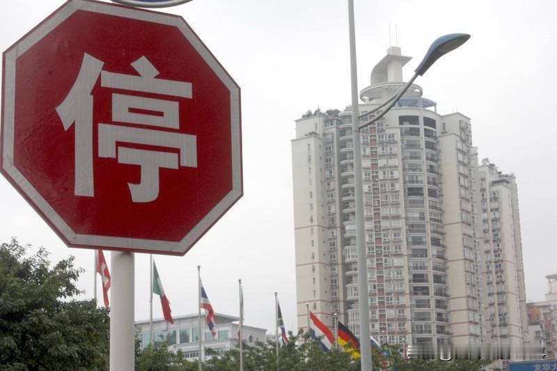 日本评论员：高市缺乏“首相特质” 日本时事评论员城本胜说高市早苗缺乏“首相特质”