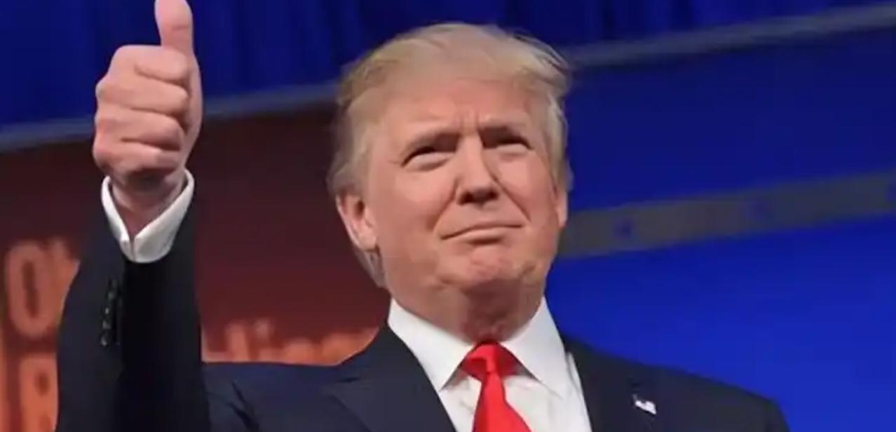川普的表态，让人哭笑不得。

美国打伊朗，伊朗就打以色列。

现在你猜怎么着？