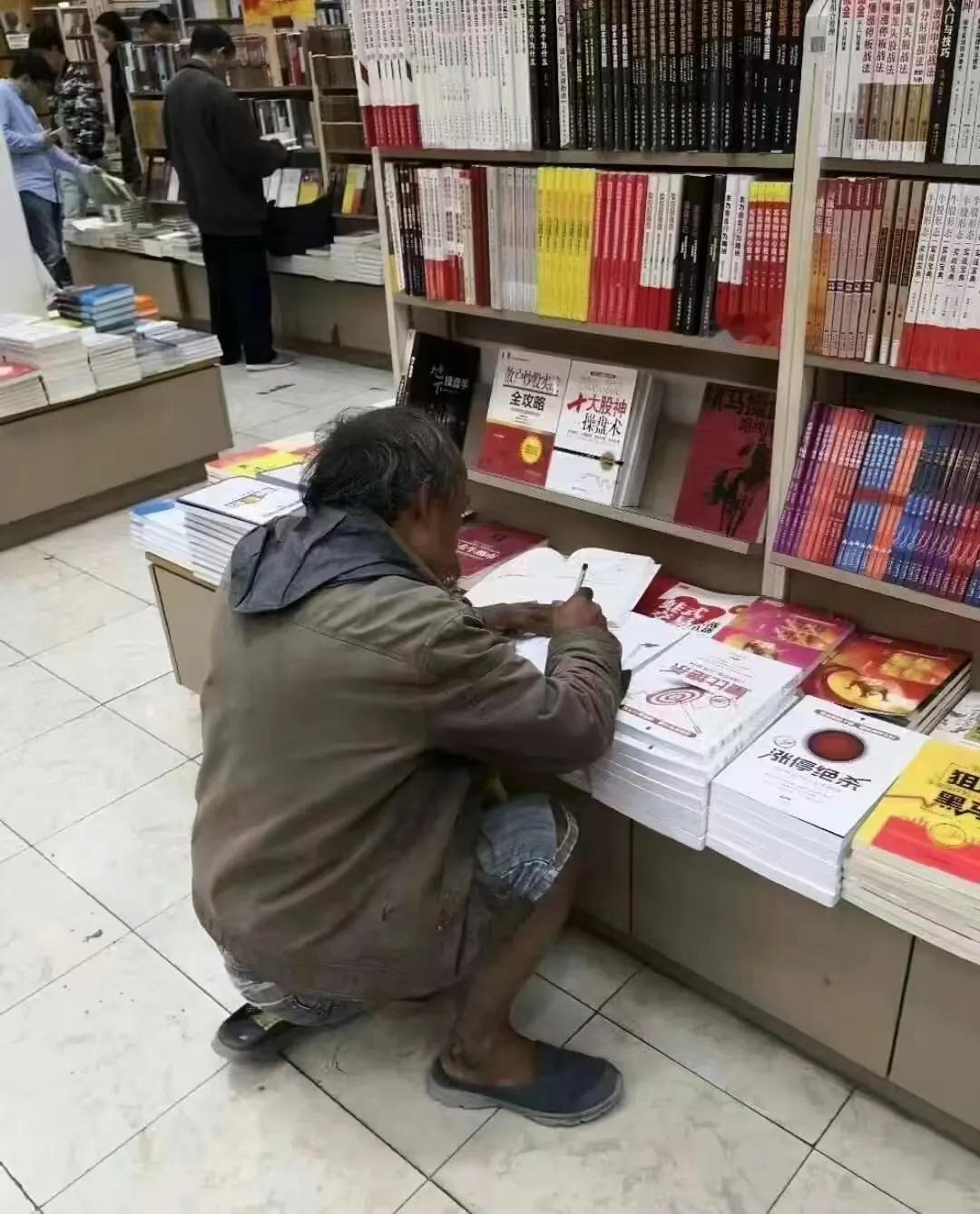 从五月份开始的轮动行情，一直持续到现在，市场没有大题材，每天都在换新面孔，谁追谁