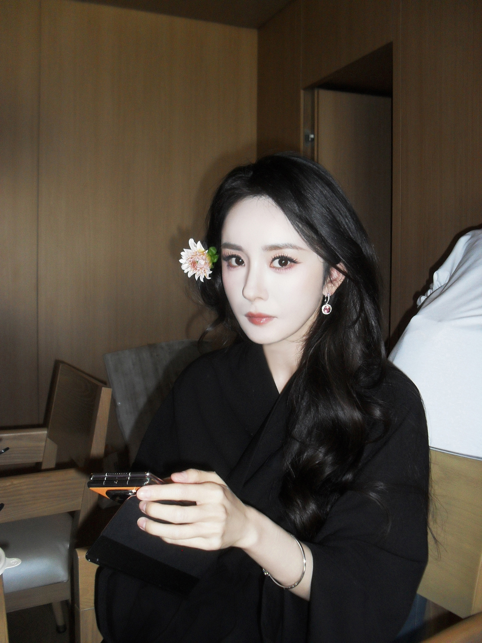 杨幂ym杨幂绿苑二十周年 【月末来信原图】春色恰如许，人间四月天，团团来奉上月末