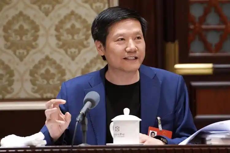 布局手机、家电、汽车三大热门赛道的小米，看似全面开花、风光无限，实则早已陷入发展
