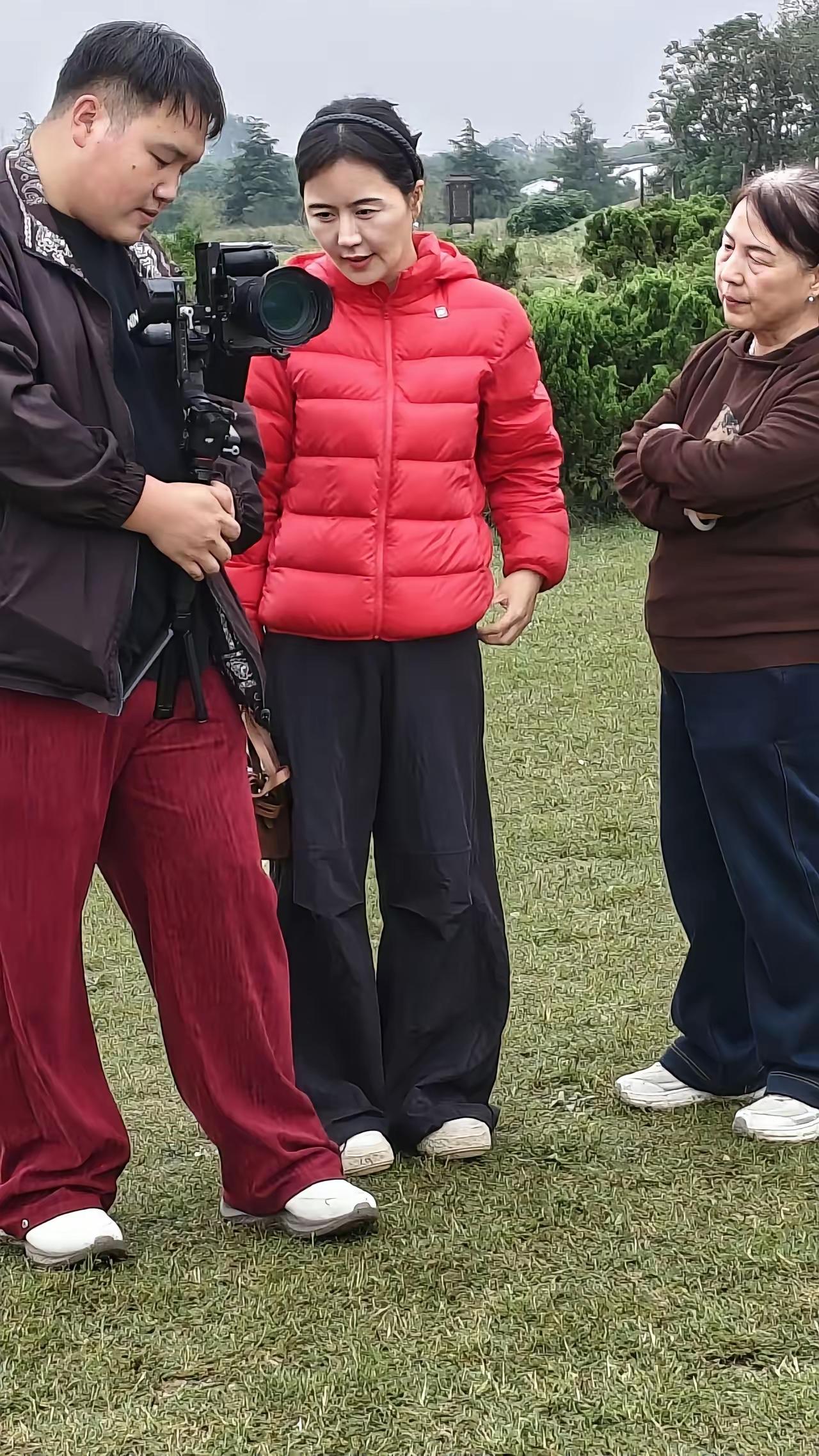 你们的知性美女女神，掀开美颜个滤镜，真的连路人也不如！
  社会发展到现在，直播
