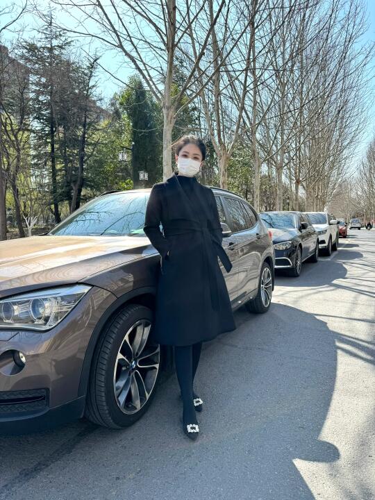 工作暂停，恭喜我闺蜜在瓜子喜提新车
