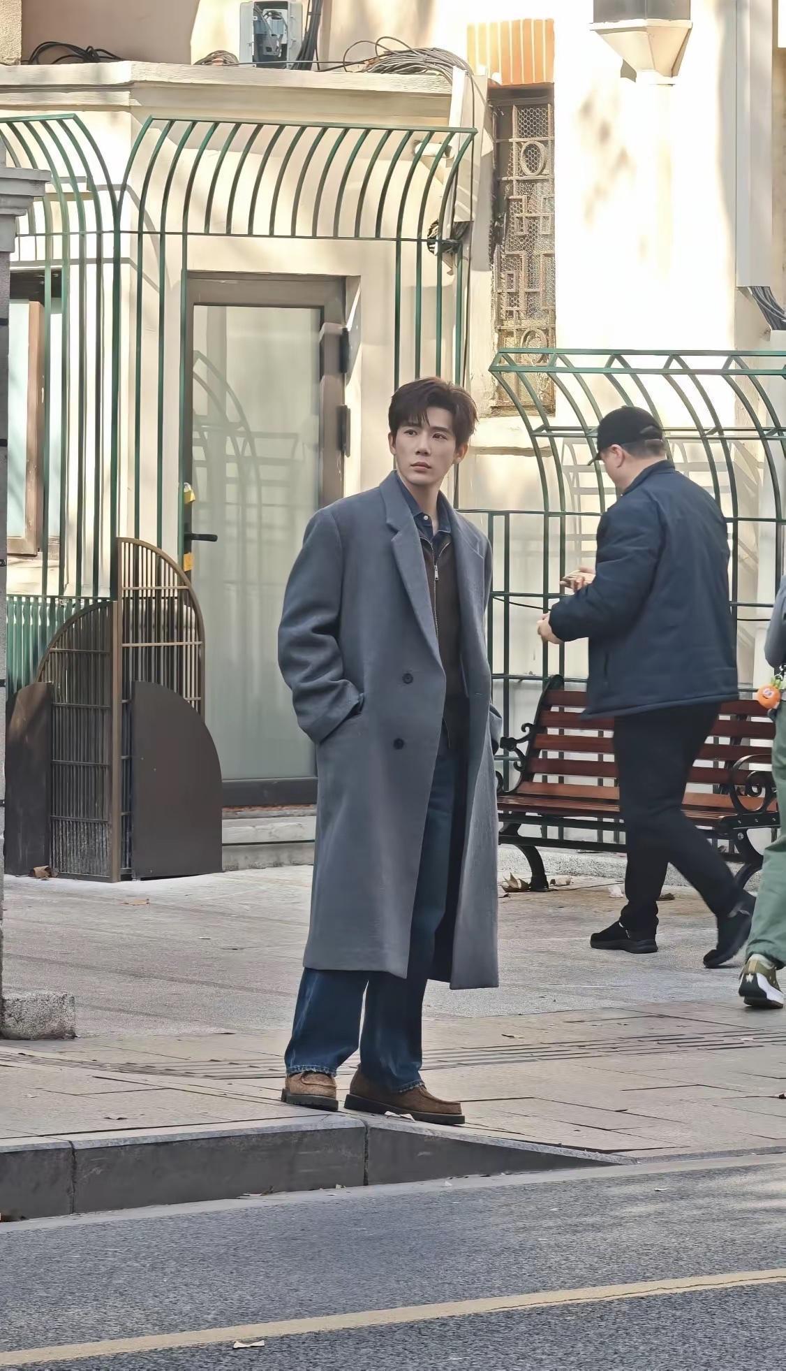 王安宇穿上风衣好帅啊