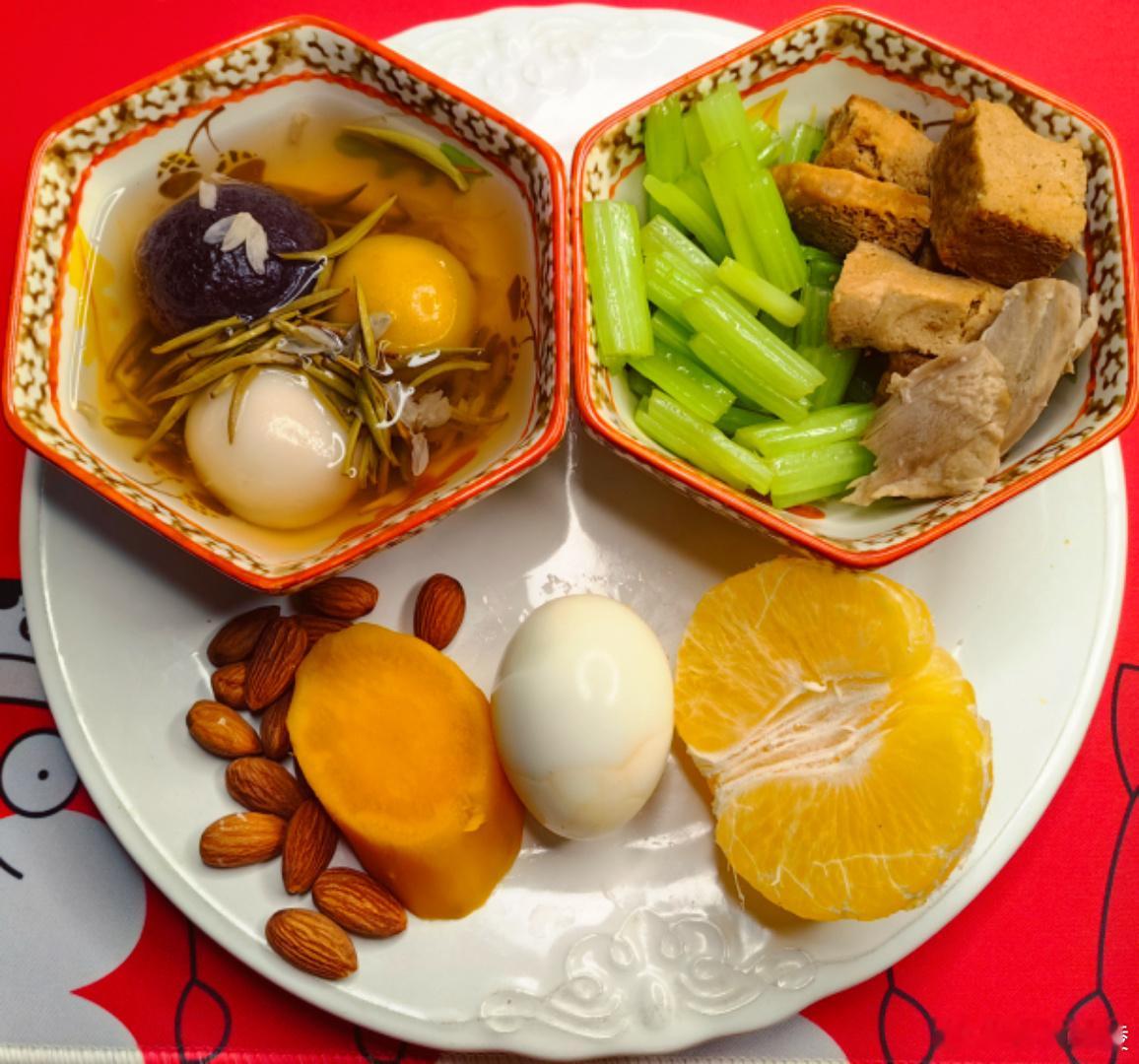 有网友说元宵、汤圆是垃圾食品，我真的不赞同，老祖宗那时的日子是怎样的悲苦，有啥可