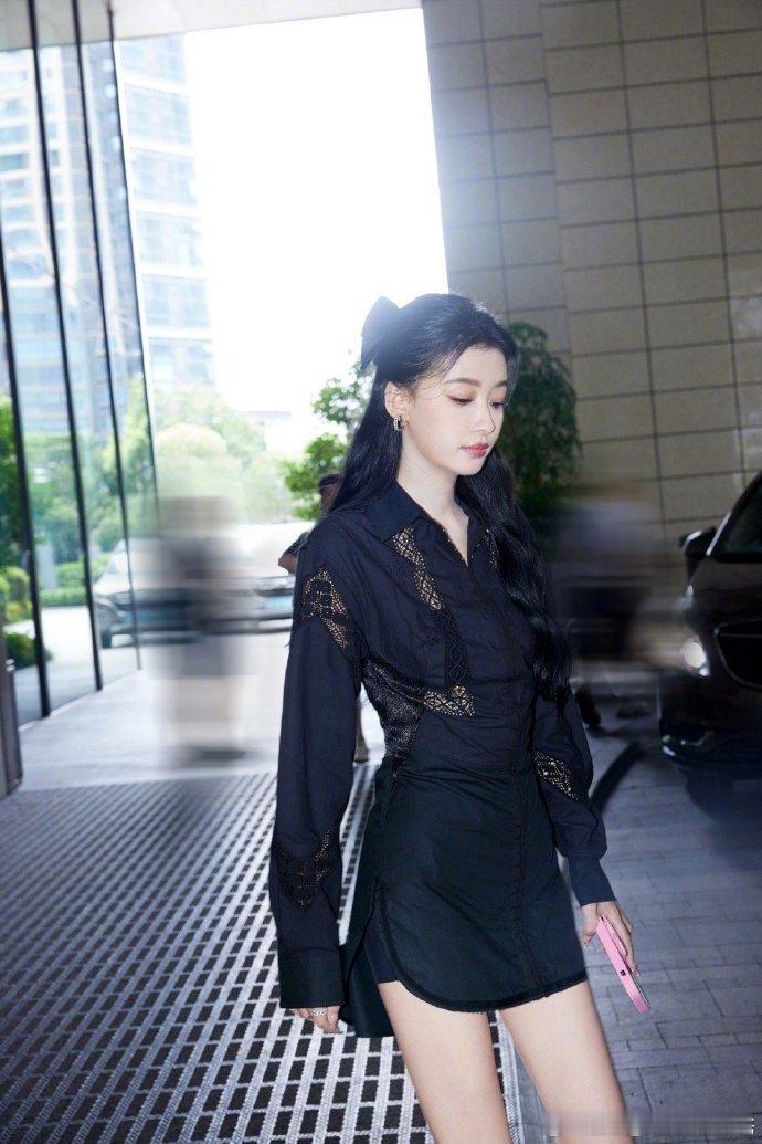 孙怡右眼麦粒肿孙怡气的右眼麦粒肿孙怡送了一个白眼给芒果孙怡一定要好好照顾自己啊，