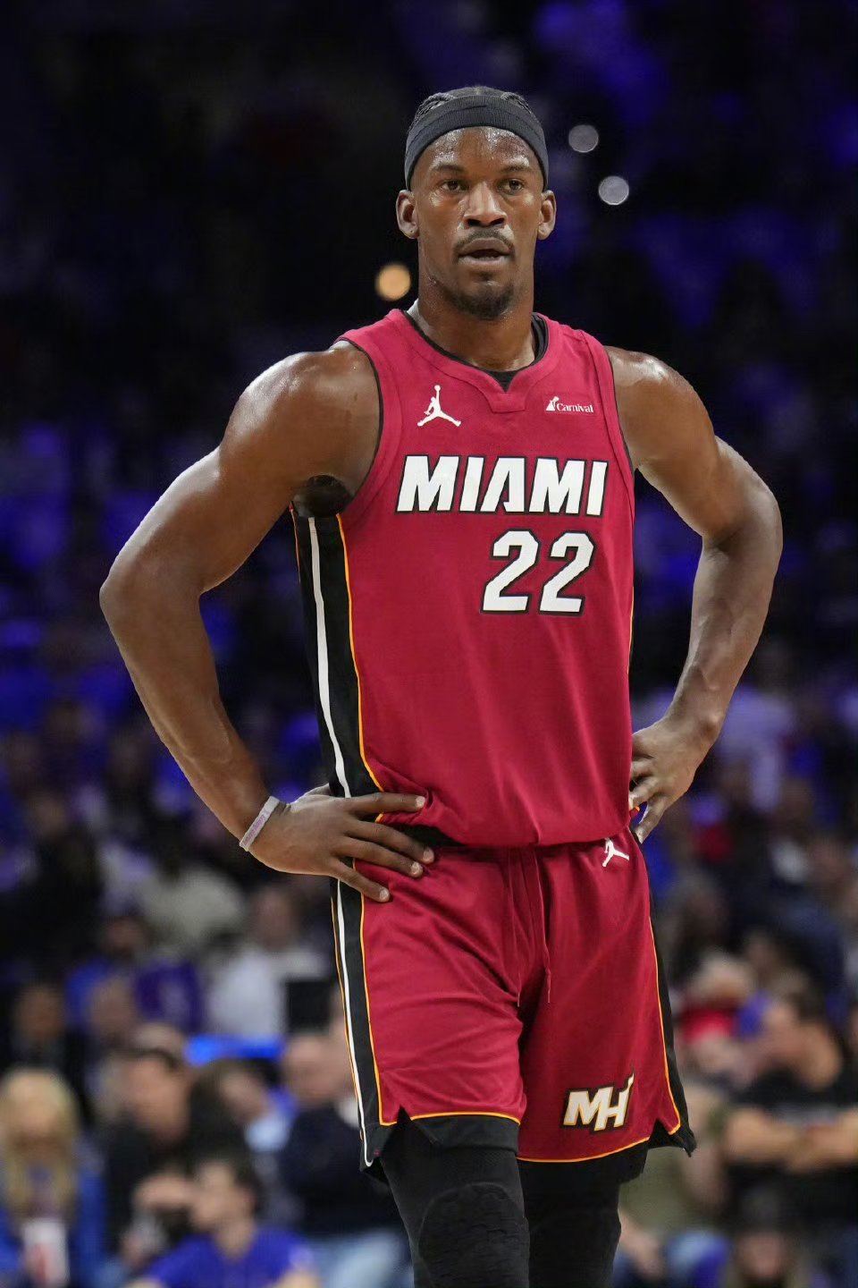NBA接连传来2大球星最新伤情动态：1，快船大当家——伦纳德对膝盖进行了注射治疗