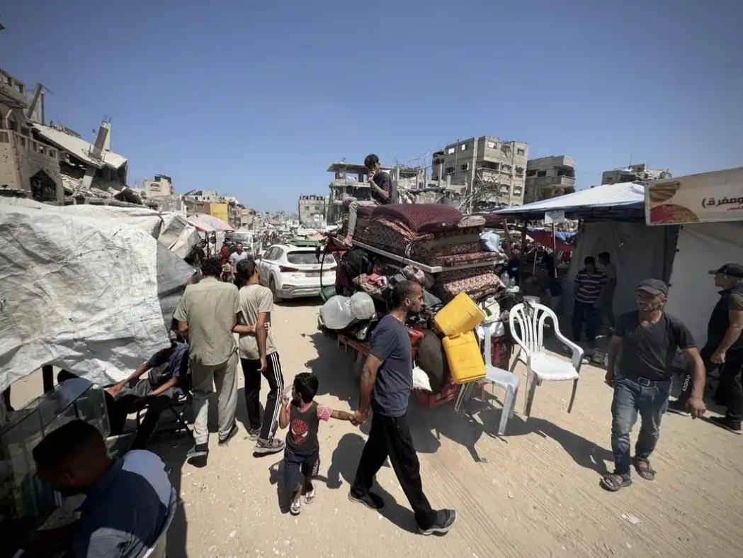 中东局势彻底爆发！美军的地面部队眼看就要出动了，结果伊朗最高领袖来了个“只闻其声