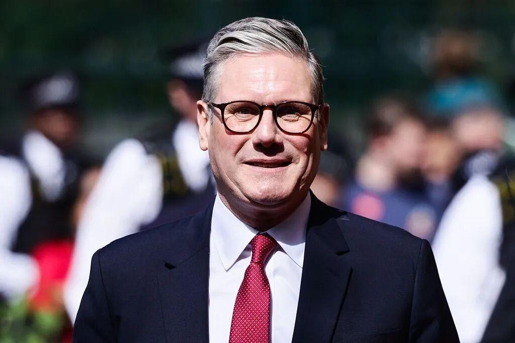 英国首相斯塔默当地时间14日晚对美国与伊朗达成谅解备忘录表示欢迎，称这是向“结束