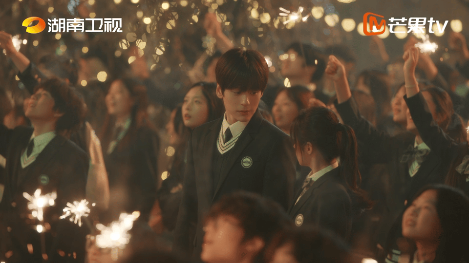 魏哲鸣体制内白月光杀回来了真的会反复为魏哲鸣沦陷🥹你是迟来的欢喜里的表现真的让