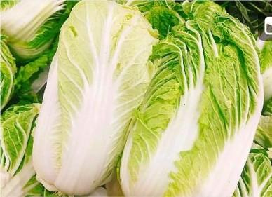 家里买的这些白菜我该怎么办，吃吧害怕农药残留。扔了多可惜，一棵白菜现在五六块钱。