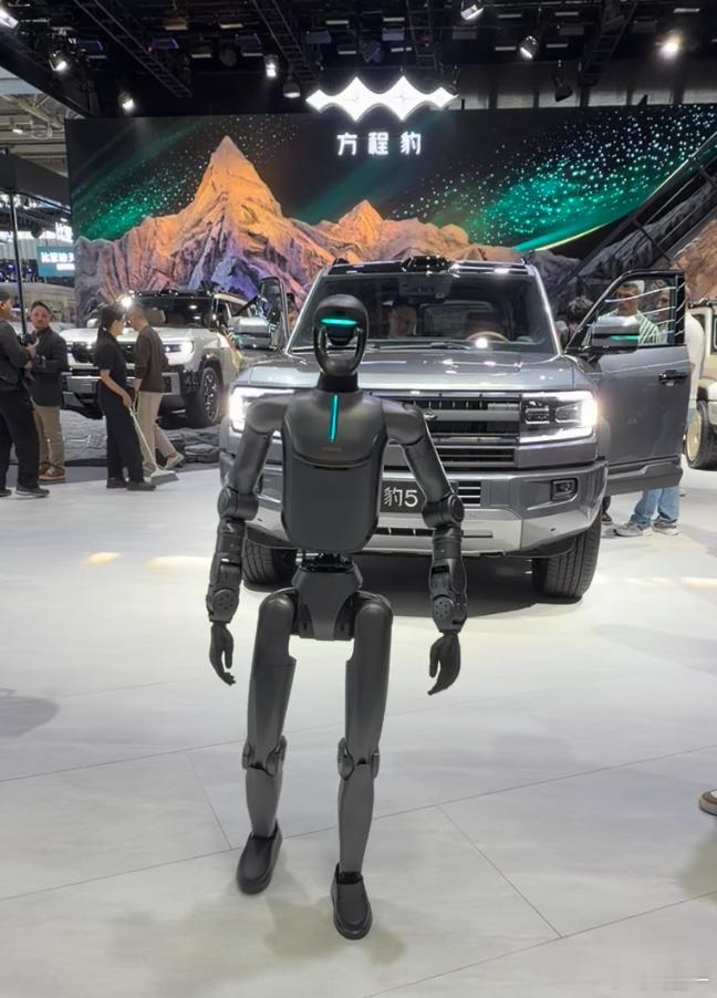 【方程豹与“闪电”：从赛道到车展的科技重逢】2026年4月19日，方程豹作为官方