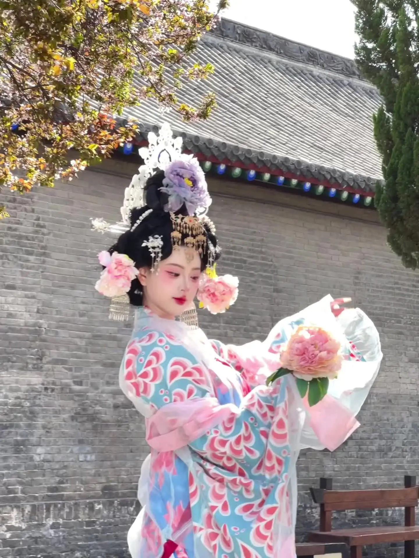 牡丹花会首选妆造！