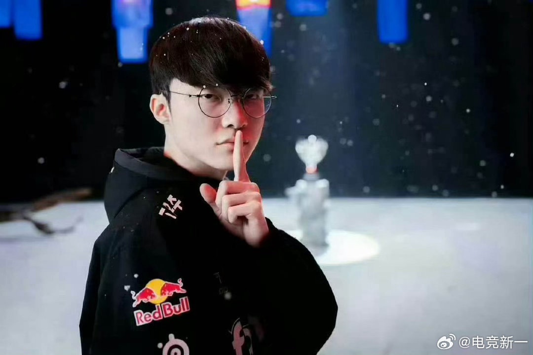 Faker:你們其他四條線太卷了 說誰是世一都有人出來反駁。 還是我們中路最和平