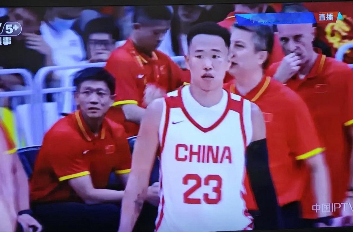 中国男篮vs乌拉圭男篮中国男篮与乌立圭男篮这场球很有味道，虽说是一场热身赛，但打