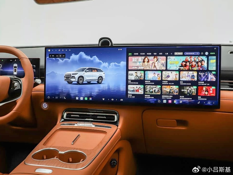 纯燃油车也上了主副驾大尺寸双联屏，所以不同能源形式的车，界限越来越小了