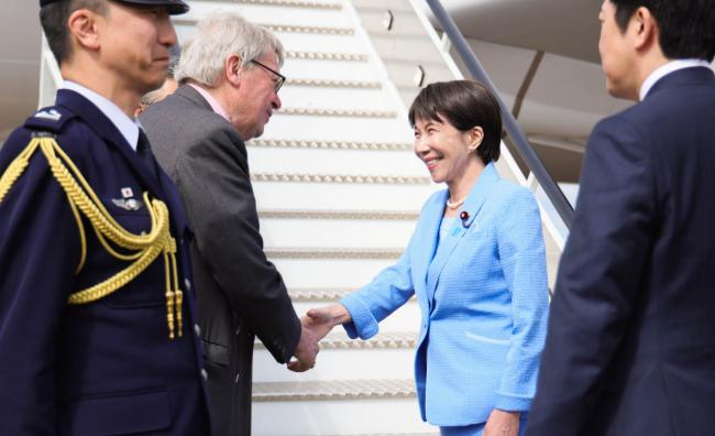 日本主动喊话中国。
就在刚刚，当地时间6月15日，高市早苗公开发文，她表示，欢迎