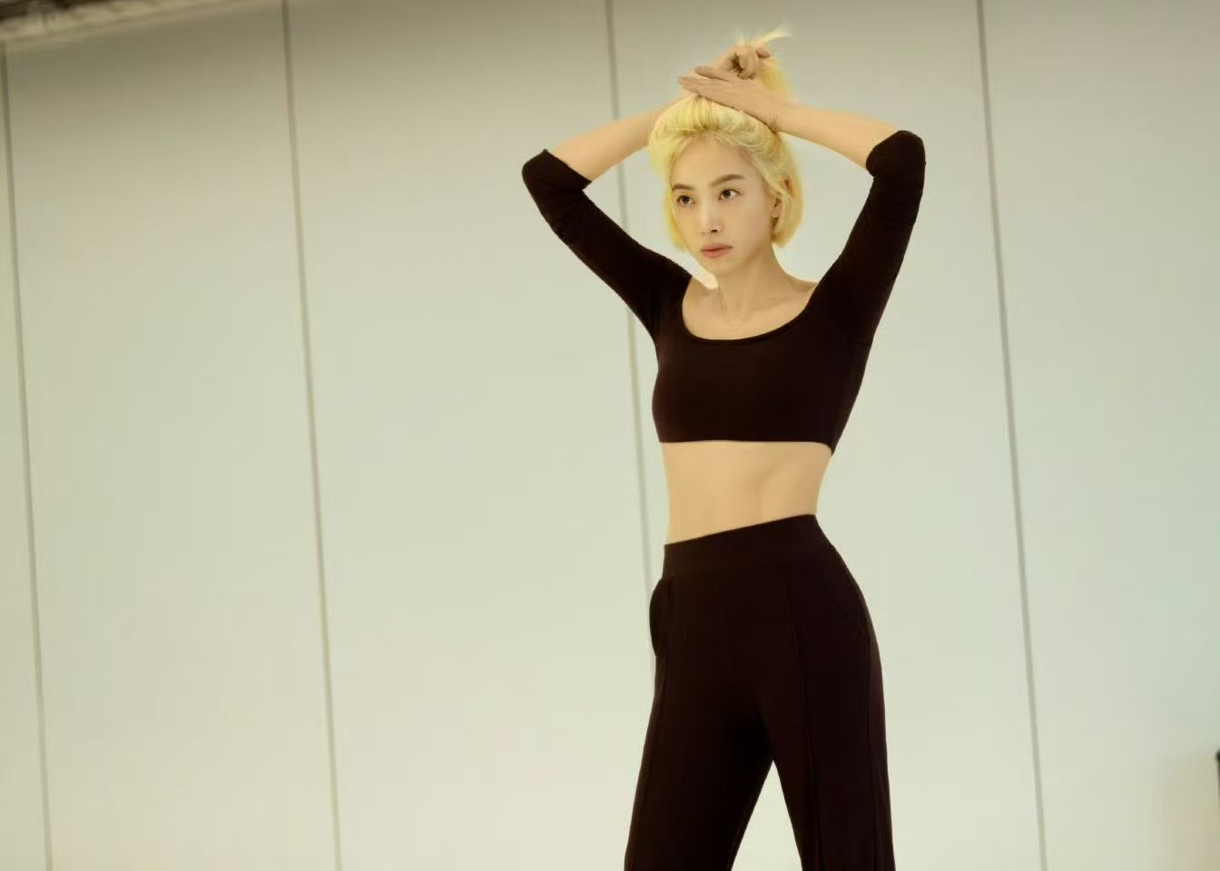 宋茜状态check宋茜黄短发宋茜状态check，好看，