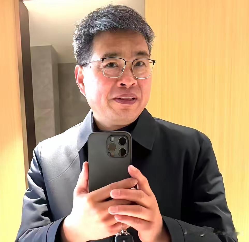 当年，我在县一中读书，我同桌的父母太善良了，每到周末家里就包饺子，而且一定让同桌