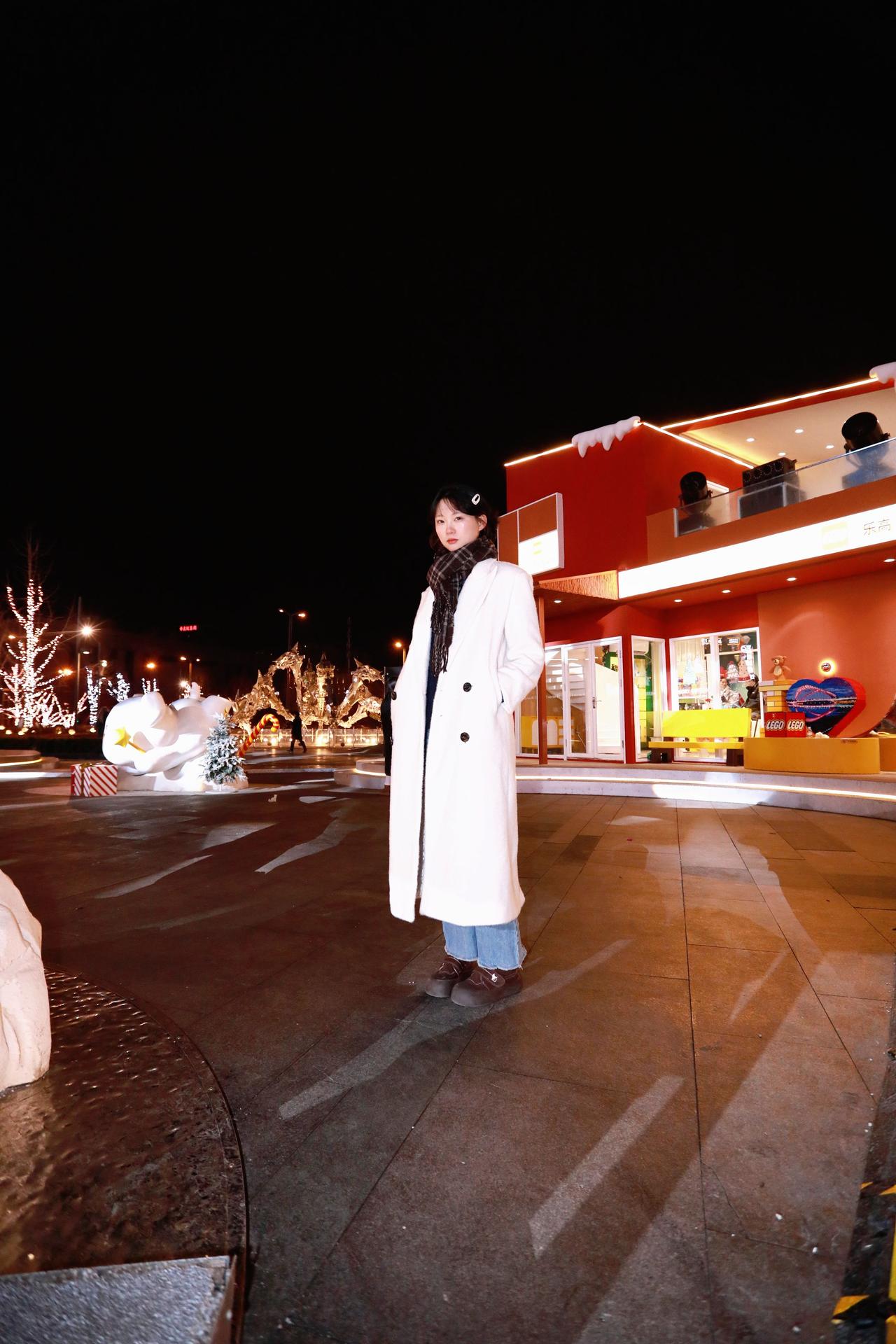 太原人像摄影约拍跟拍万象城迎新年夜景人像原创原图直出照片情丝