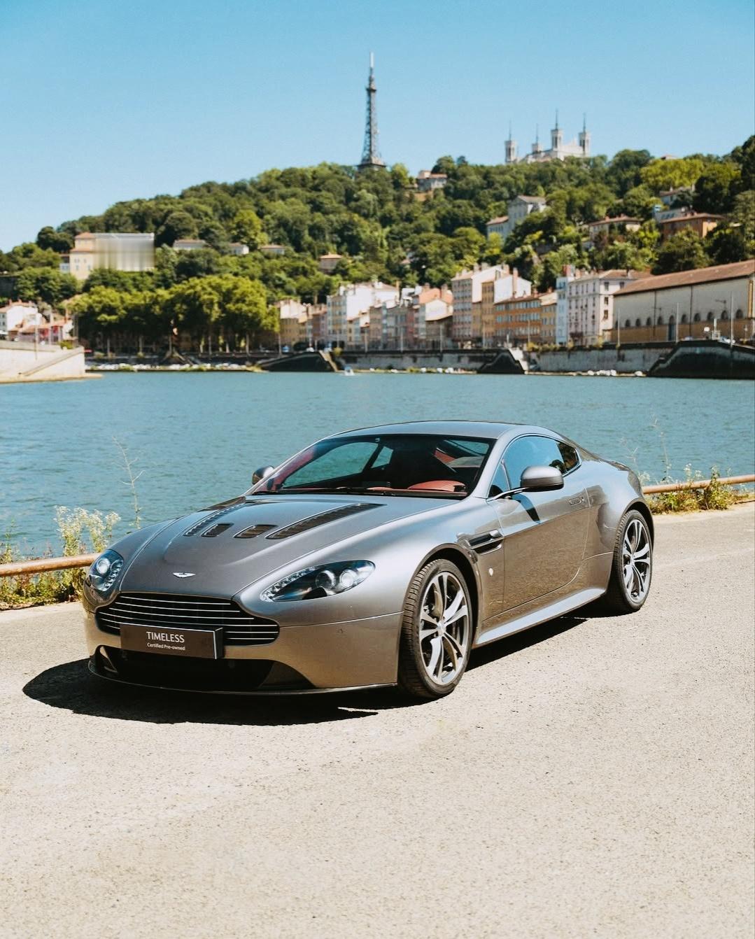 Aston Martin V12 Vantage 汽车资讯 ​​​