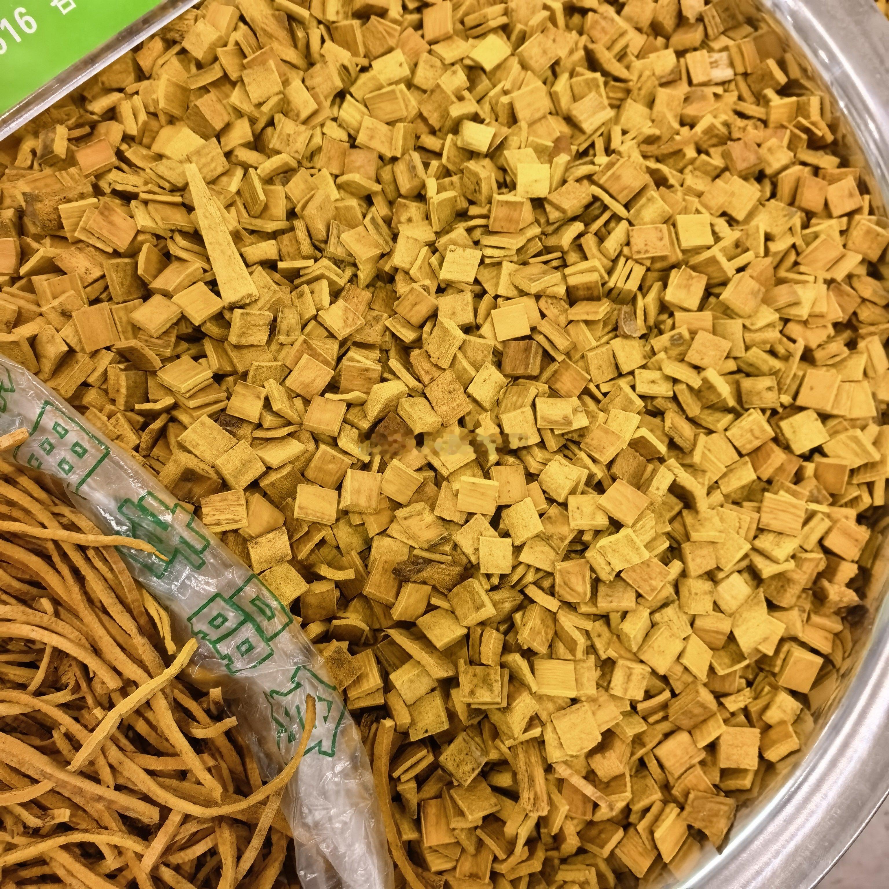 今儿周末陪朋友逛药材市场，都是一些平常的东西，看惯了，也没有什么可以让人眼前一亮