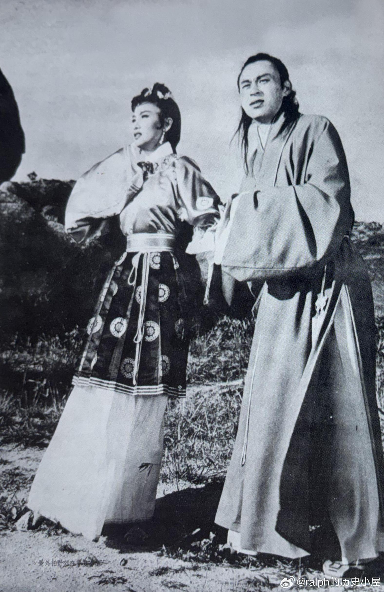 1960年香港电影《碧波仙侣》剧照，夏梦与傅奇历史影像