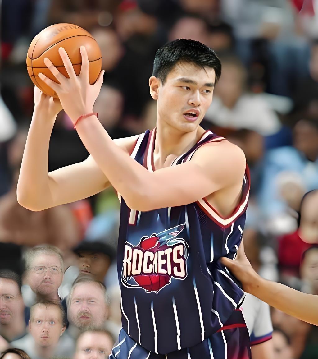 不少人说詹姆斯落幕就告别NBA赛场，可对我而言，从不是因为老詹入坑篮球。
 
真