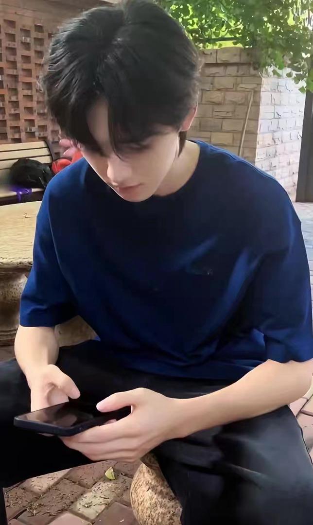 宋亚轩  🍓宋亚轩 爱与温柔 🥂宋亚轩 弦声向阳^>⸝⸝⸝⸝<^੭ﾞ 你能看