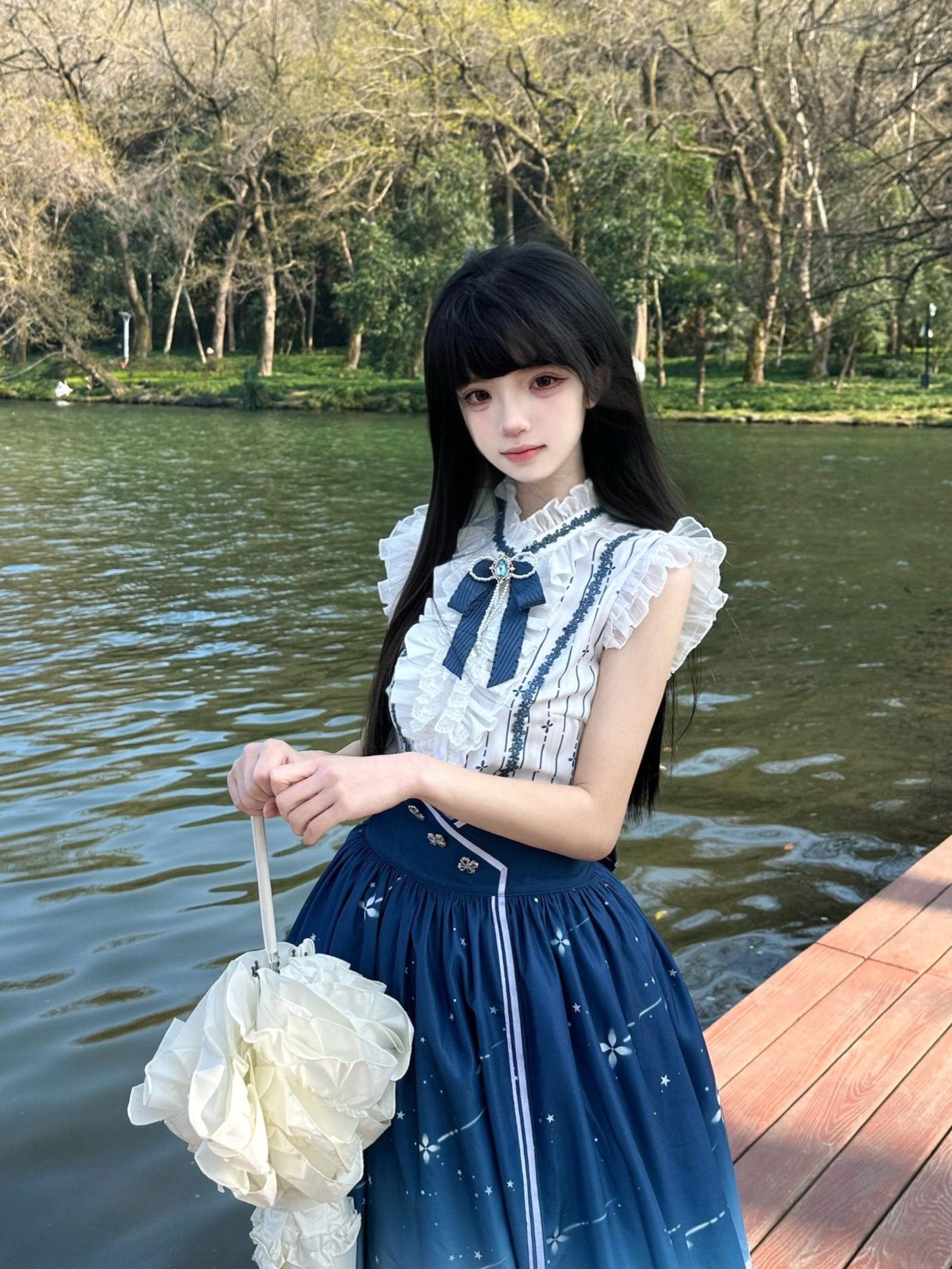 你明媚的眼角是触动我心弦的第一缕春水