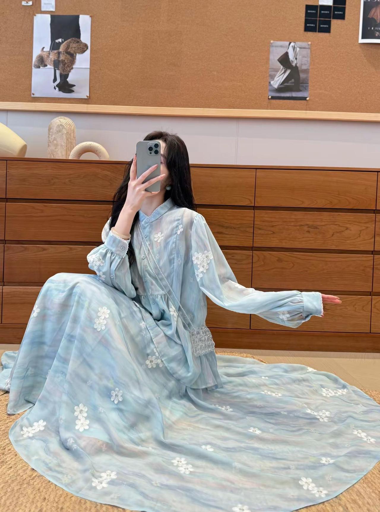 在此征集大家蓝精灵的买家秀！！！姐妹们给我贴图呀～夏天穿什么颜色显白