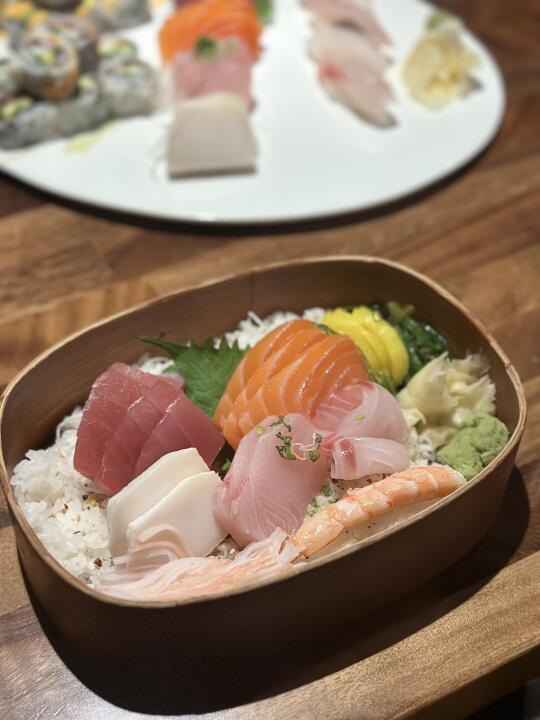 曼岛美食｜想吃寿司的时候总想起这碗刺身饭