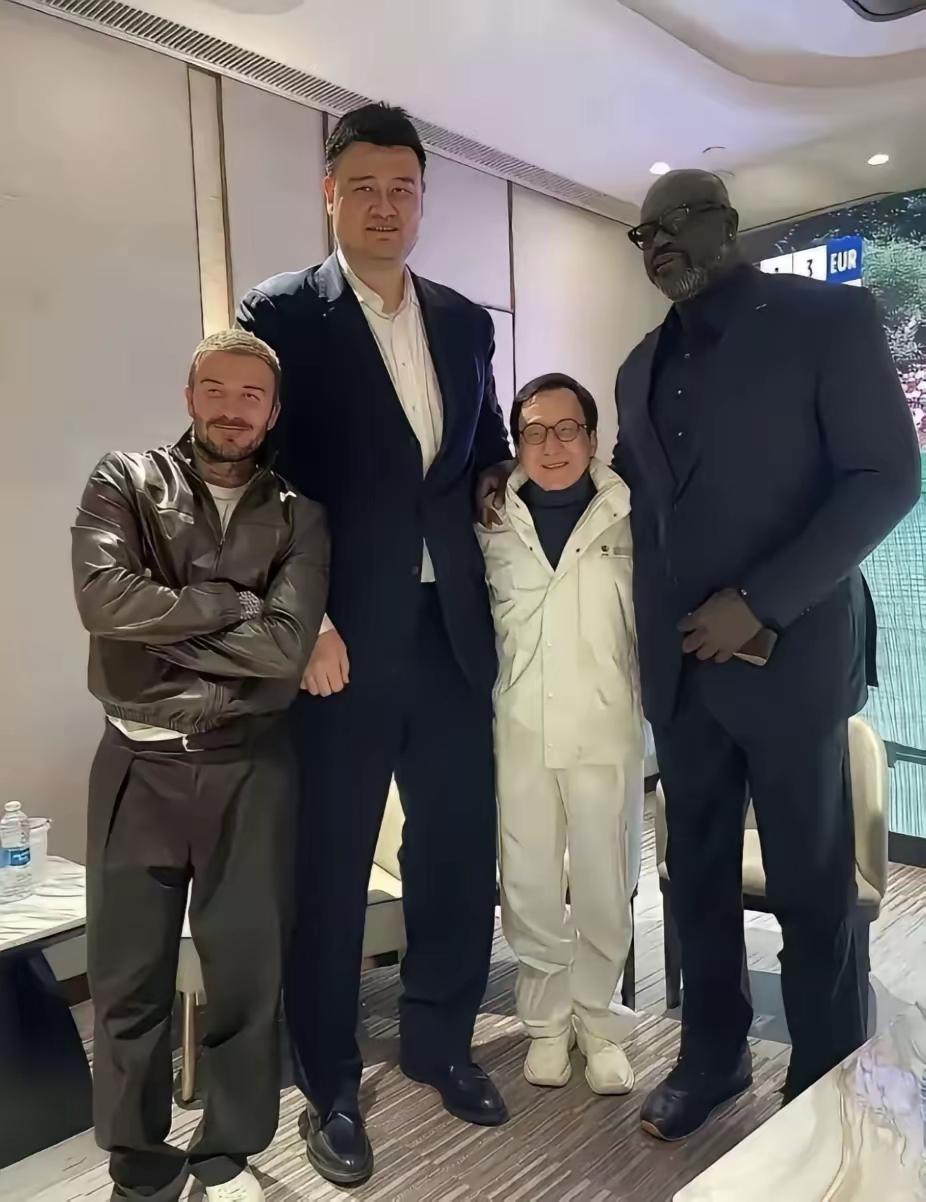 四兄弟聚在一起，笑容满面。百年后还会出现这样的世界巨星吗？可以说是一个世纪的传奇