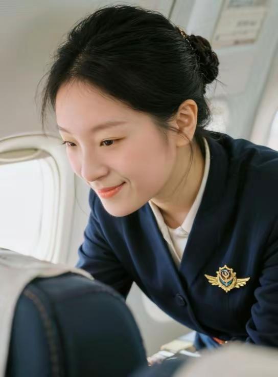 AI空姐氛围感自拍ai创作