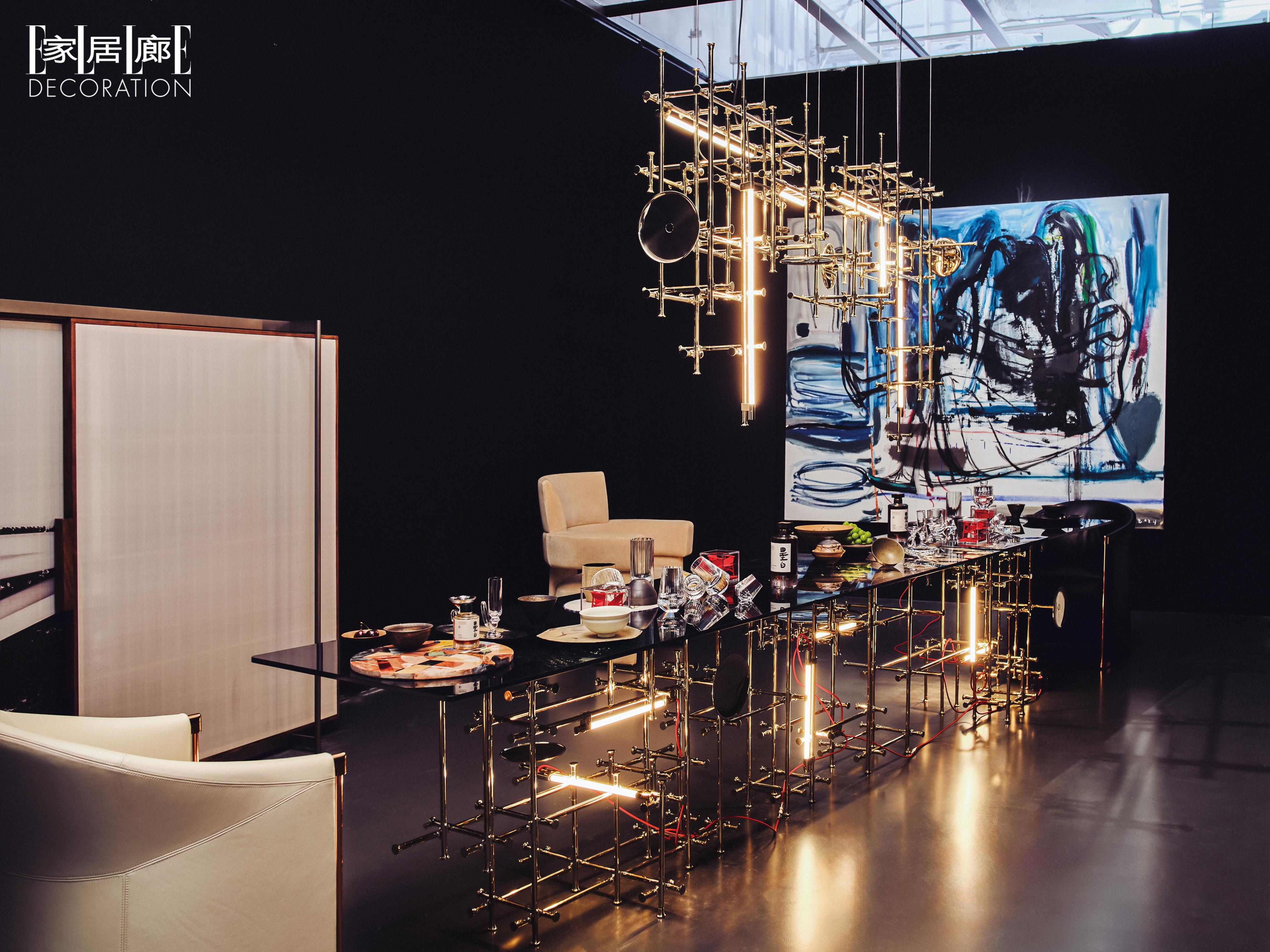 新酒会新友，美术馆中，陈大瑞的夜宴。岁末时刻，横跨多个重要节日，恰如一...