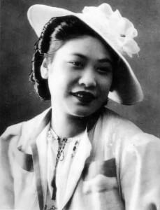 1967年，北京一家医院内，女人躺在冰冷的走廊上，挣扎了整整两天才咽了气。护士整