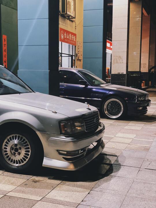 还好我们是老车。